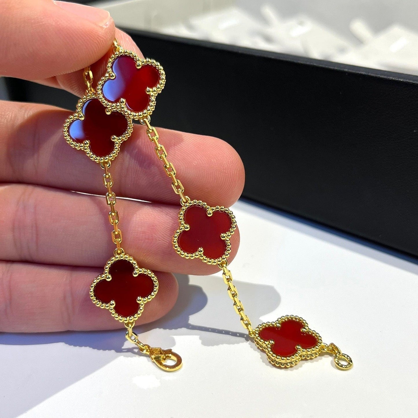 [Love More]CLOVER 5 MOTIFS RED AGATE  BRACELET